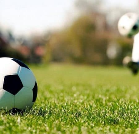 Bóng cỏ là gì? Kinh nghiệm đánh bóng có kiếm tiền hiệu quả